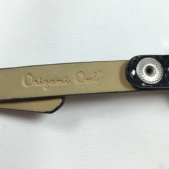 Origami Owl Wrap Bracelet Floating Locket Skull Music Note Peace Sign Black - Picture 5 of 6